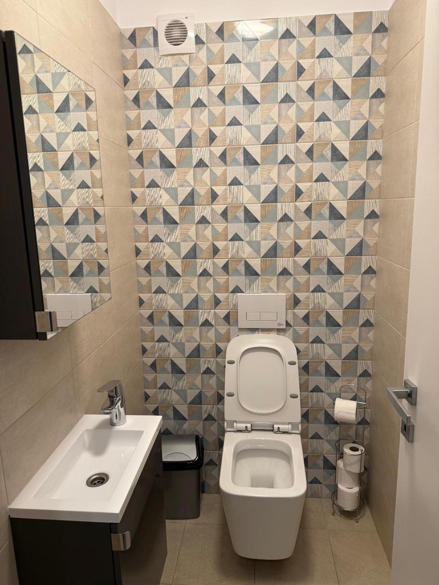 Onix Park Complex Elegant Apartment With Parking & Self Check In Bukares Bagian luar foto